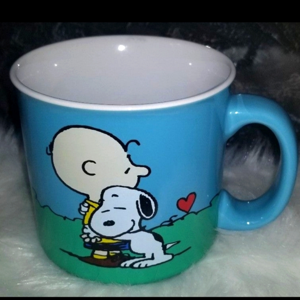 PEANUTS Be the person your dog thinks you are Charlie Brown Snoopy 20oz Mug. NEW